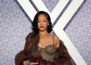 Rihanna kritikovala fanove koji je prozivaju: Volim svoj pasoš Barbadosa, a u Ameriku sam došla raditi