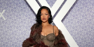 Rihanna kritikovala fanove koji je prozivaju: Volim svoj pasoš Barbadosa, a u Ameriku sam došla raditi