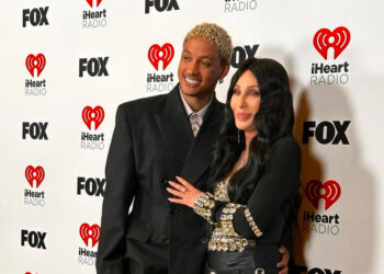 Veza sa 40 godina mlađim tipom je podmlađuje: Cher opet snima!