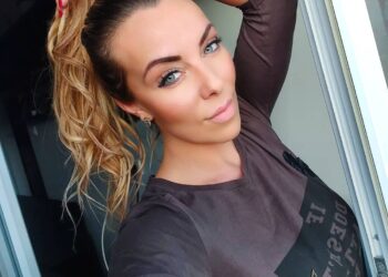 JELENA JEVREMOVIĆ: SOTONA JE UŠAO U TOG PJEVAČA ČUVAJTE SE!