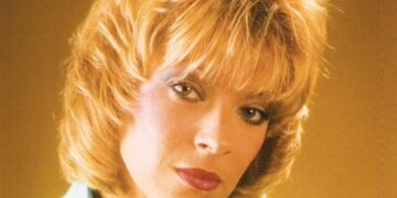 Tragična sudbina pjevačice Novih Fosila: Samo se srušila na plaži!