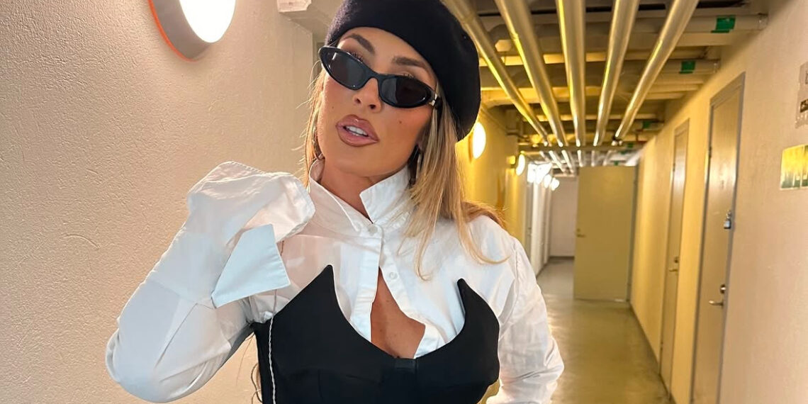 Senidah pala zbog “uljeza” na nastupu pa se našalila: “Sljedeći put će odletjeti s bine”