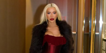 Christina Aguilera potpuno gola obilježila 44. rođendan