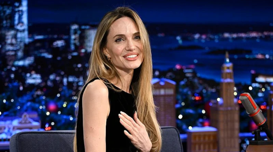 Angelina Jolie u televizijskoj emisiji pojavila se bez cipela, imala je dobar razlog
