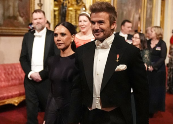 David i Victoria Beckham prvi put na svečanoj večeri u Buckinghamskoj palači: Elegantni par zablistao