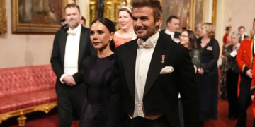 David i Victoria Beckham prvi put na svečanoj večeri u Buckinghamskoj palači: Elegantni par zablistao