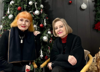 Josipa Lisac i Gabi Novak pozirale ispred ukrašene jelke, fotografija oduševila fanove