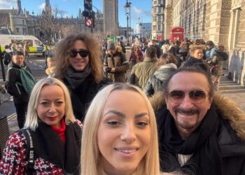 Željko Bebek je zasut čestitkama. Slavi svoj 79. rođendan, izgleda kao momak