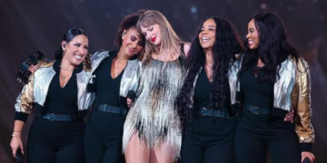 Taylor Swift nagradila zaposlenika sa 100.000 dolara bonusa