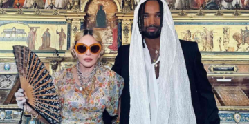 Madonna treći put staje na ludi kamen