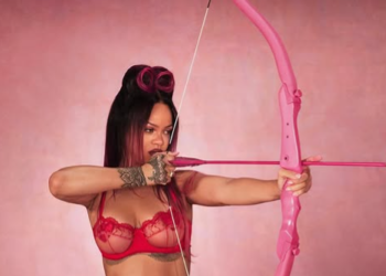 Rihanna u providnom grudnjaku, halterima i tangama izazvala oduševljenje fanova