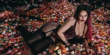 Rihanna ponovo plijeni pažnjom: Pozirala u halterima, dekolte u prvom planu