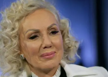 Lepa Brena na ivici suza zbog odlaska sinova: “Teško mi je kad prolazim pored praznih soba”