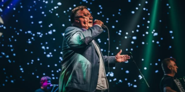 Hit “Pamtit ću te” napisao je sportski novinar: Halid Bešlić otkrio kako je pjesmu uvrstio na svoj album