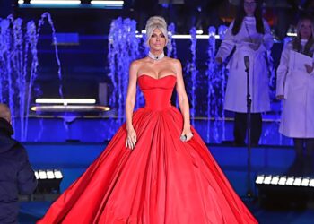 Karleuša se odlučuje ući u stranku Vučića