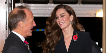 Kate Middleton viđena bez zaručničkog prstena