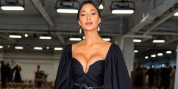 Nicole Scherzinger mamila uzdahe zahvaljujući bujnom dekolteu: Modno izdanje o kojem se priča