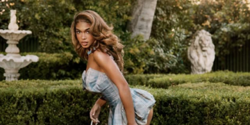 Playboy se vraća u printanom izdanju, atraktivna manekenka krasi novu naslovnicu