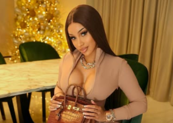 Cardi B vrijeđala Trumpa jer su joj na Super Bowlu uništene štikle: Vrati mog deportovanog strica
