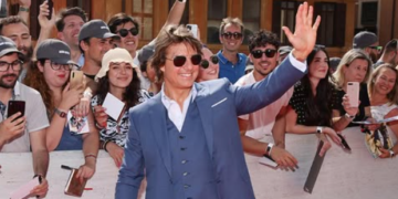 Tom Cruise proveo Valentinovo s 26 godina mlađom glumicom: “Uhvaćeni” ispred restorana u Londonu