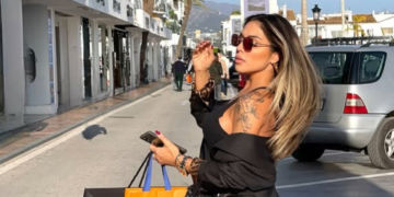 Dečko pucao u sebe na nastupu Sandre Afrike