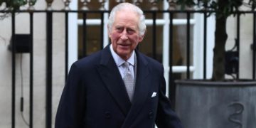 Uposlenici otkrili posebne zahtjeve kralja Charlesa, izgubi živce zbog izbora šoljice za čaj