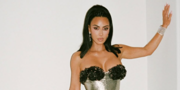 PETA oštro reagovala na poklon Kim Kardashian: “Kučići nisu plišane igračke”