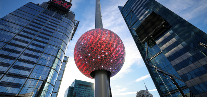 Novogodišnja kugla postavljena na Times Square: Ukrašena s više od 5.000 kristala