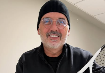 Tony Cetinski dobio od Novaka Đokovića reket s potpisom i posvetom: “Obećao i održao obećanje”