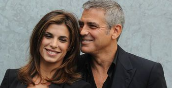 Ovo je prva žena Georgea Clooneyja: Blista pored drugog muškarca i sušta je suprotnost Amal