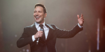 Peđa Jovanović sjeo između roditelja i zapjevao im: “To je moj najveći blagoslov”