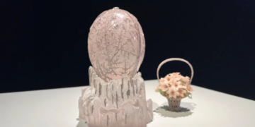 Kristalno jaje izrađeno za ruskog cara prodano za 30 miliona dolara na aukciji u Londonu