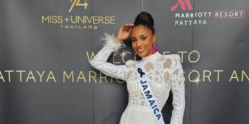 Manekenka koja je pala sa scene na izboru za Miss Universe je u kritičnom stanju, imala krvarenje u mozgu