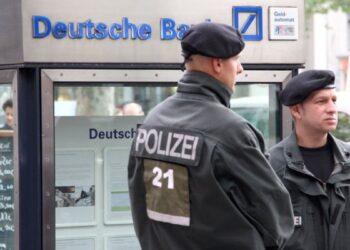 Policija pretresa DEUTSCHE BANK