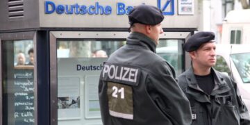 Policija pretresa DEUTSCHE BANK