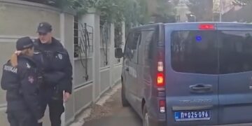 Šokantno: Bombom na Zdravka Čolića