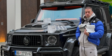 Baka Prase u vrtlogu drame: Auto zapaljen, reket, krivične prijave i novi luksuzni Mercedes!