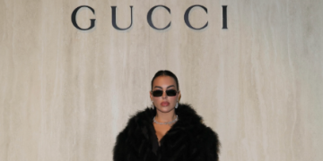 Deset godina promjene: Kako je susret s Cristianom Ronaldom pretvorio Georginu u Gucci ikonu