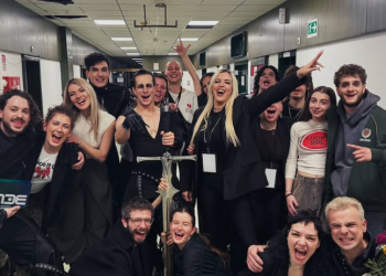 Ubjedljiva pobjeda Lavine – “Kraj mene” osvaja žiri i publiku, Srbija šalje metal na Euroviziju 2026.