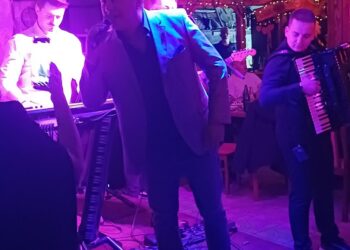 Legenda Halid Muslimović raspjevao Kaštela