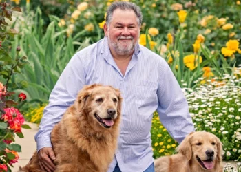 Dr. Aubrey Fine psiholog i vodeći stručnjak terapije životinjama