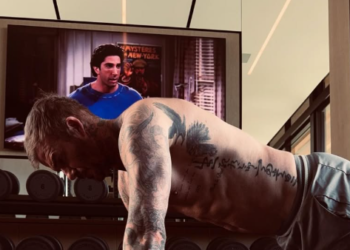 Beckham u teretani sa “Prijateljima”: Kultna serija u pozadini njegovog treninga