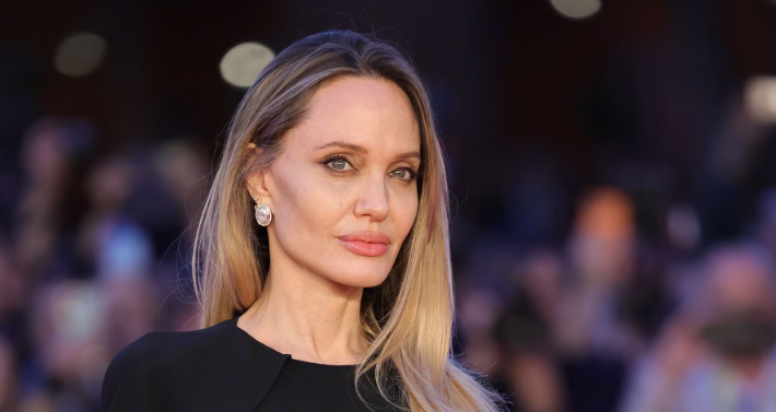 Angelina Jolie šokirala izgledom: Fanovi tvrde da je ‘otišla predaleko’ s operacijama