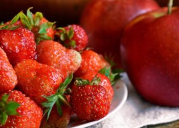 Ovo voće i povrće sadrže najviše pesticida