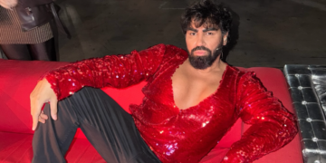 Azis pokazao novo poprsje od 600 kubika: “132 cm obim prsa!”