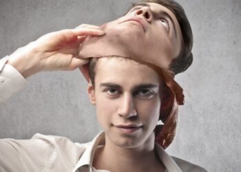 Jesmo li izgubili sebe pokušavajući biti “ispravni”?