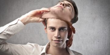 Jesmo li izgubili sebe pokušavajući biti “ispravni”?