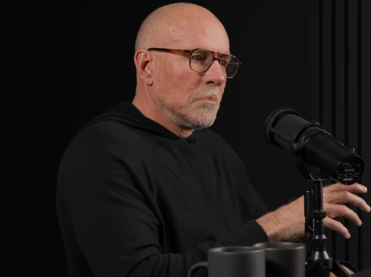 Što čini cjelovitog muškarca? Scott Galloway