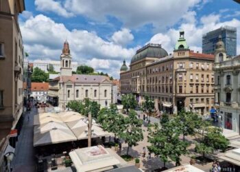 Građani Zagreba prisiljeni na strani jezik u trgovinama, kafićima, restoranima