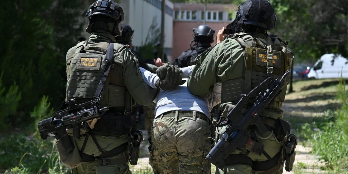 Policija se infiltrirala među navijače i uspješno presreće nerede